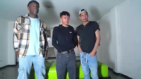 THOMAS AND DAMIAND online show from October 11, 12:47 pm