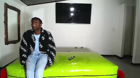 THOMAS AND DAMIAND online show from November 3, 12:17 pm