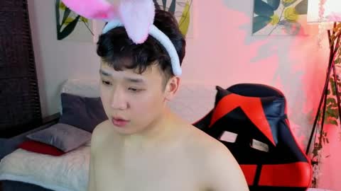 Ice online show from April 22, 1:01 pm