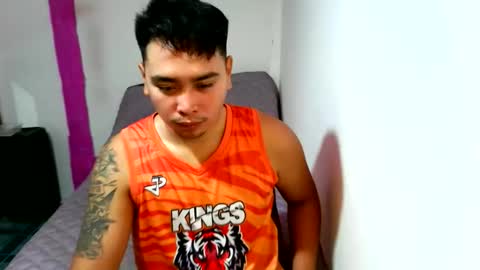 Snapshot of iconic_vince chatting on September 15, 2:17 pm iconic_vince online show from September 15, 2:17 pm