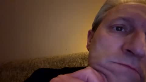 Snapshot of icums4u chatting on February 1, 10:19 pm icums4u online show from February 1, 10:19 pm