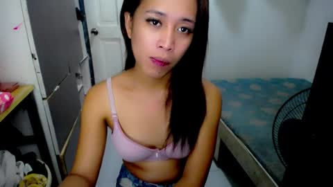 Snapshot of icy_heartxoxox chatting on July 6, 2:03 pm Heart online show from July 6, 2:03 pm