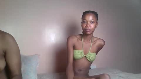 icyberry_ online show from February 2, 1:21 pm