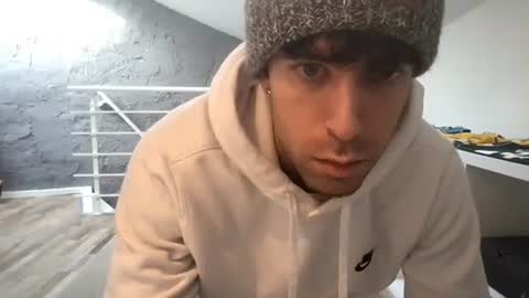 icyninesix online show from December 17, 12:22 pm