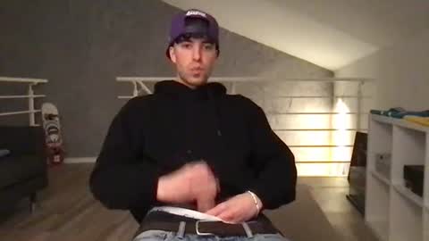 icyninesix online show from January 11, 10:40 pm