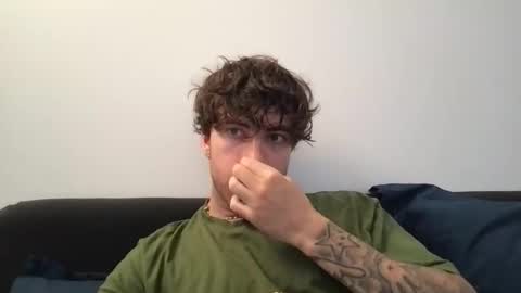 icyninesix online show from December 18, 9:26 am