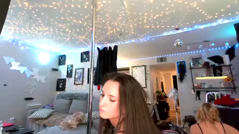 icyspice online show from October 2, 9:49 am