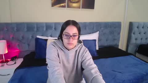 Icy online show from December 12, 11:40 am