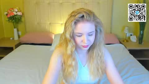Snapshot of ida_lewiss chatting on May 9, 1:00 am Ida online show from May 9, 1:00 am