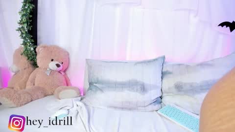 idrill online show from October 13, 9:15 pm