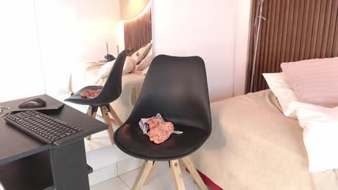 Snapshot of ifis_tiresia1 chatting on September 11, 11:05 pm ifis online show from September 11, 11:05 pm