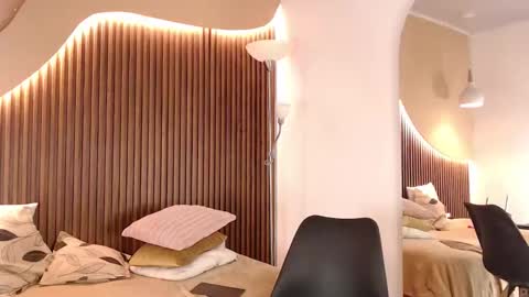 Snapshot of ifis_tiresia1 chatting on October 26, 1:00 am ifis online show from October 26, 1:00 am