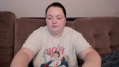 Snapshot of ihaveasecret_ chatting on August 1, 2:22 am Alice online show from August 1, 2:22 am