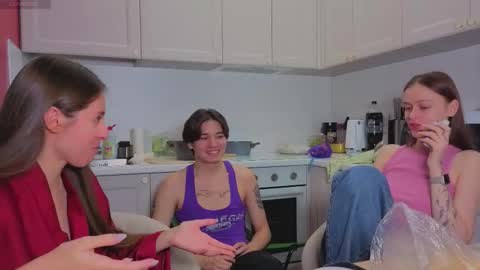 Julia and Mira online show from November 28, 8:50 am