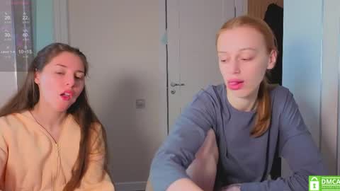Snapshot of ihavepaws33 chatting on April 1, 5:52 am Julia and Mira online show from April 1, 5:52 am