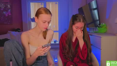 Snapshot of ihavepaws33 chatting on April 29, 6:06 am Julia and Mira online show from April 29, 6:06 am