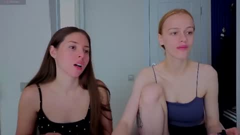 Snapshot of ihavepaws33 chatting on July 20, 7:33 am Julia and Mira online show from July 20, 7:33 am