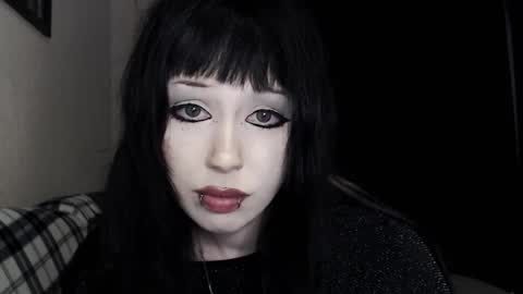 iiiiiiis online show from October 11, 9:24 pm