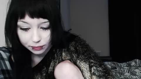 iiiiiiis online show from December 23, 11:08 am