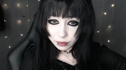 Snapshot of iiiiiiis chatting on April 16, 9:37 pm iiiiiiis online show from April 16, 9:37 pm