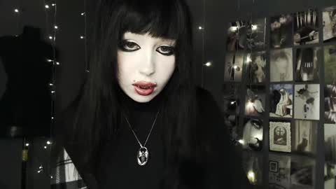 Snapshot of iiiiiiis chatting on June 2, 12:45 am iiiiiiis online show from June 2, 12:45 am