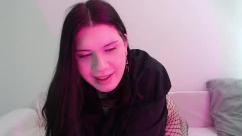 Vella online show from September 27, 9:25 am