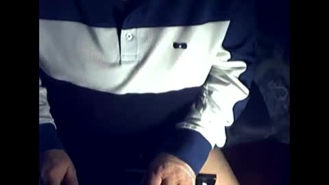 ikissuuuu online show from December 4, 4:16 pm