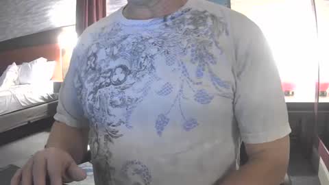 Snapshot of il_undercover chatting on December 19, 10:34 am il_undercover online show from December 19, 10:34 am