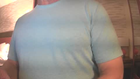 Snapshot of il_undercover chatting on February 4, 3:44 am il_undercover online show from February 4, 3:44 am