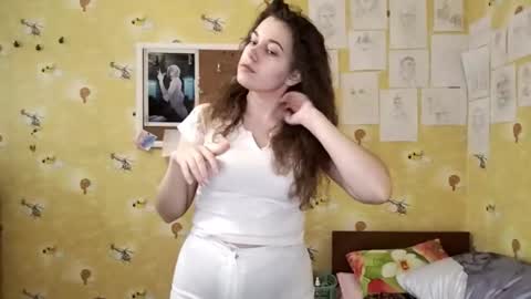 Laura online show from March 26, 1:28 pm