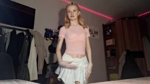 Snapshot of ilianamessersmith chatting on February 14, 6:21 am ShyLuna online show from February 14, 6:21 am