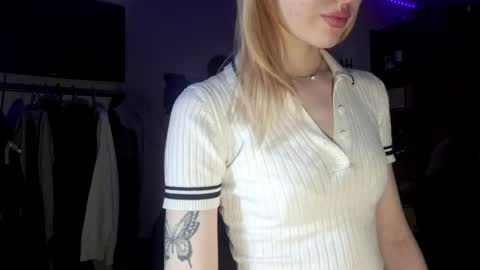 Snapshot of ilianamessersmith chatting on March 7, 5:15 am ShyLuna online show from March 7, 5:15 am