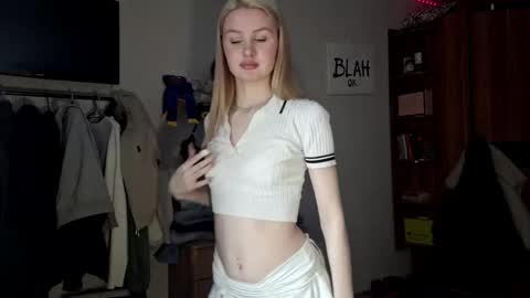 Snapshot of ilianamessersmith chatting on March 14, 5:24 am ShyLuna online show from March 14, 5:24 am