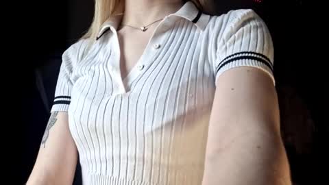 Snapshot of ilianamessersmith chatting on March 22, 6:39 am ShyLuna online show from March 22, 6:39 am