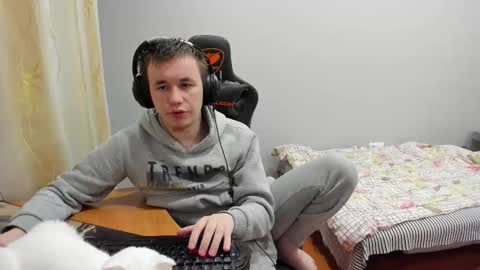 iliaskris online show from November 30, 1:37 pm