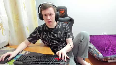 iliaskris online show from December 22, 10:29 pm