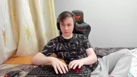 iliaskris online show from June 10, 7:02 pm