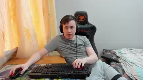 iliaskris online show from June 15, 2:36 am