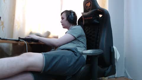 Snapshot of iliaskrisloveee chatting on February 13, 7:48 am lord online show from February 13, 7:48 am