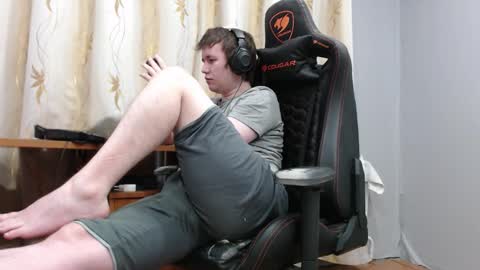 Snapshot of iliaskrisloveee chatting on February 14, 1:35 am lord online show from February 14, 1:35 am