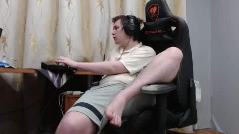 Snapshot of iliaskrisloveee chatting on February 18, 7:10 pm lord online show from February 18, 7:10 pm