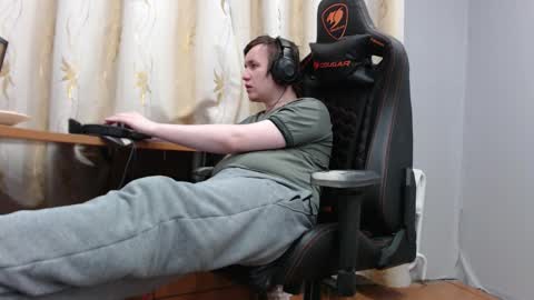 Snapshot of iliaskrisloveee chatting on February 25, 5:22 pm lord online show from February 25, 5:22 pm