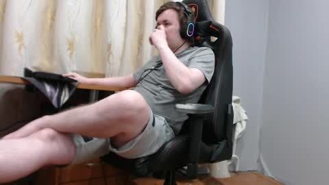 Snapshot of iliaskrisloveee chatting on March 27, 8:30 pm lord online show from March 27, 8:30 pm