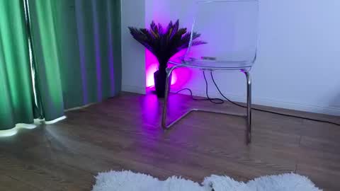 Emma online show from September 19, 5:53 am