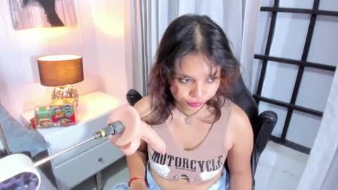 Snapshot of iliy_ chatting on December 7, 7:38 am ILY online show from December 7, 7:38 am