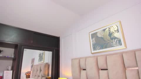 Snapshot of iliy_ chatting on December 29, 2:21 pm ILY online show from December 29, 2:21 pm