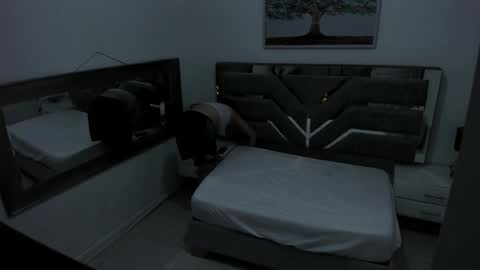 Snapshot of iliy_ chatting on November 2, 11:45 am ILY online show from November 2, 11:45 am