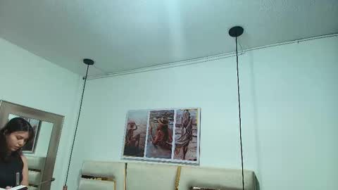 Snapshot of iliy_ chatting on November 9, 1:15 am ILY online show from November 9, 1:15 am