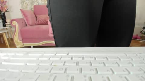 Snapshot of illegal_lorry chatting on May 14, 5:03 am illegal_lorry online show from May 14, 5:03 am