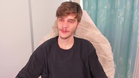 Snapshot of illusions888 chatting on February 21, 10:07 am D-Illusion online show from February 21, 10:07 am